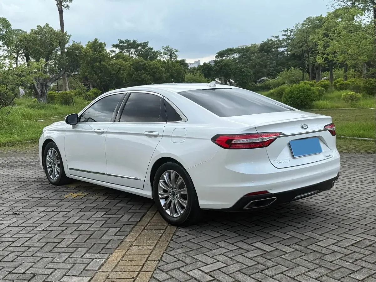 2019 Ford Taurus 2.0T 245HP L4 8AT,autocango,china used car exporter,china ev exporter,chinese used car exporter,chinese used ev exporter
