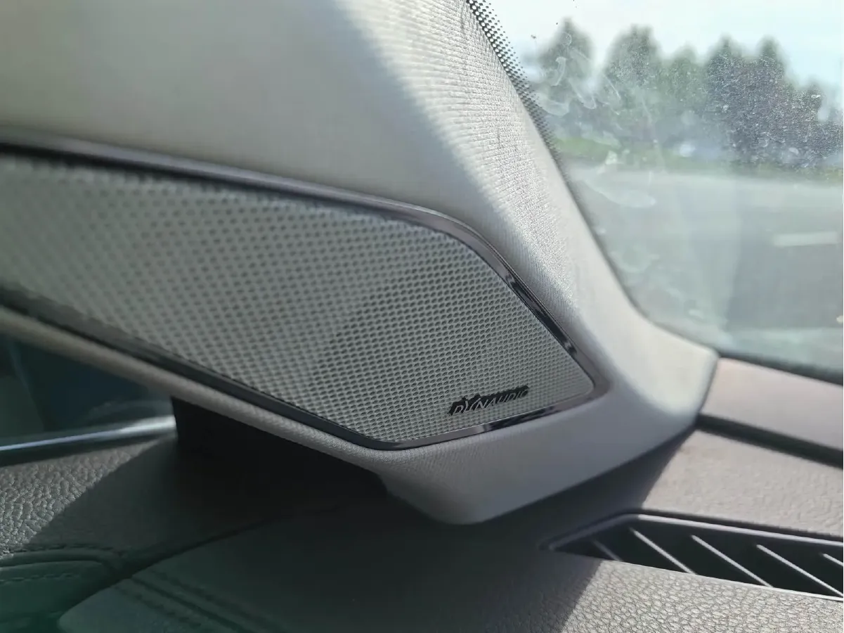 2021 Volkswagen Phideon 2.0T 224HP L4 7DCT,autocango,china used car exporter,china ev exporter,chinese used car exporter,chinese used ev exporter