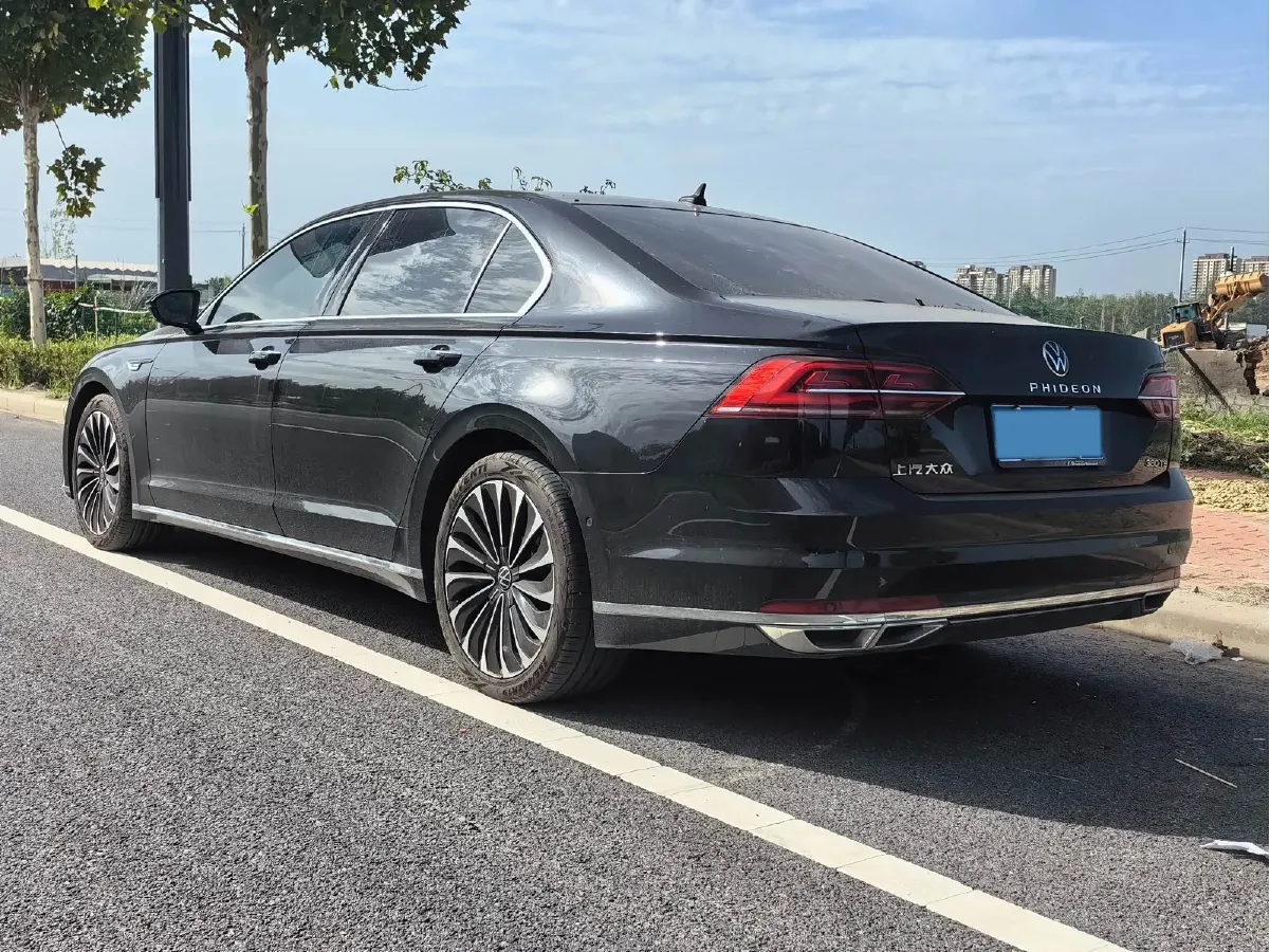 2021 Volkswagen Phideon 2.0T 224HP L4 7DCT,autocango,china used car exporter,china ev exporter,chinese used car exporter,chinese used ev exporter