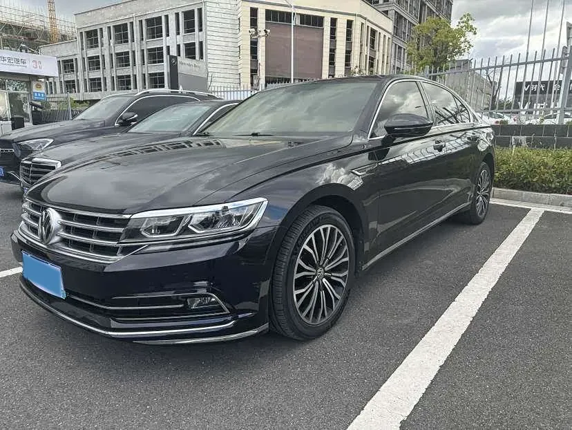 2018 Volkswagen Phideon 2.0T 224HP L4 7DCT,autocango,china used car exporter,china ev exporter,chinese used car exporter,chinese used ev exporter
