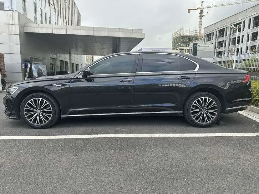 2018 Volkswagen Phideon 2.0T 224HP L4 7DCT,autocango,china used car exporter,china ev exporter,chinese used car exporter,chinese used ev exporter