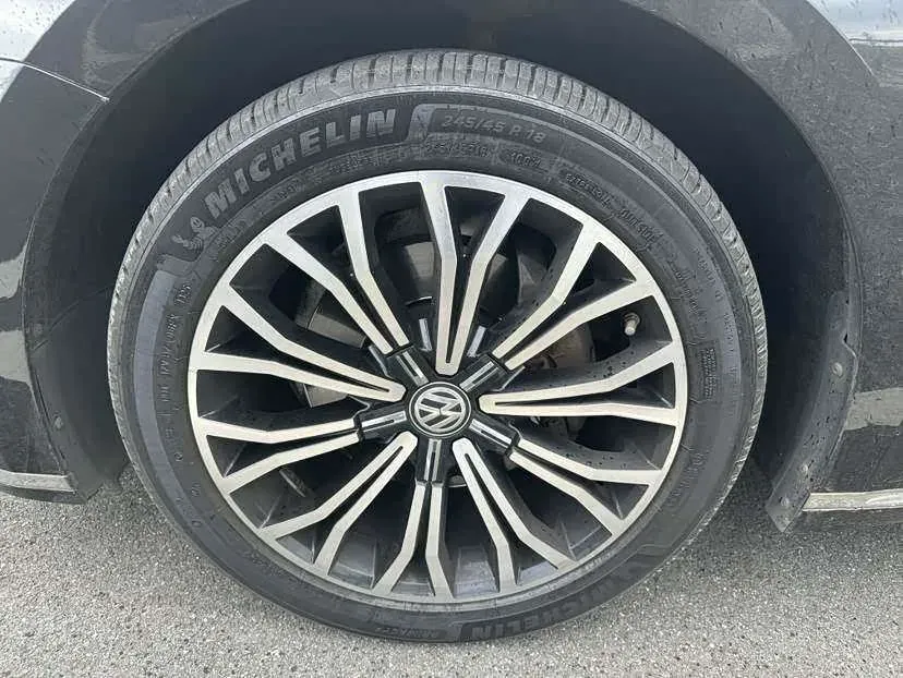 2018 Volkswagen Phideon 2.0T 224HP L4 7DCT,autocango,china used car exporter,china ev exporter,chinese used car exporter,chinese used ev exporter