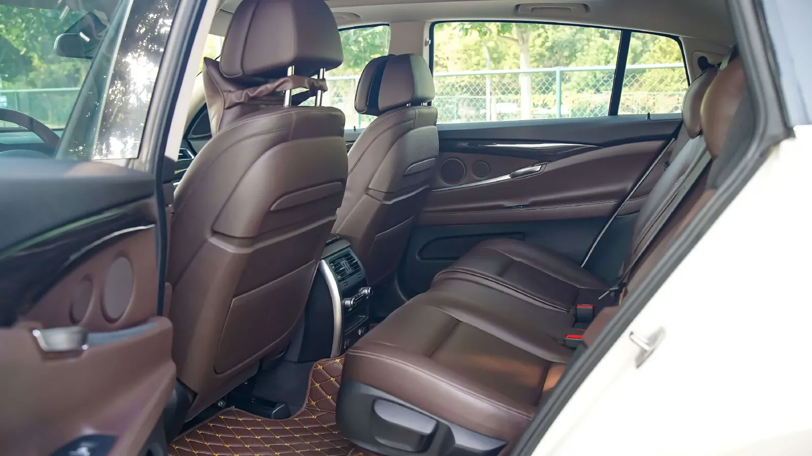 2014 BMW 5 Series GT 2.0T 245HP L4 8AT,autocango,china used car exporter,china ev exporter,chinese used car exporter,chinese used ev exporter