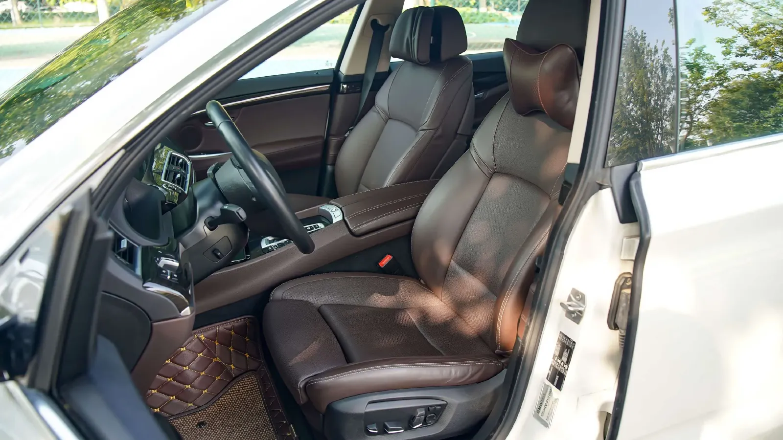 2014 BMW 5 Series GT 2.0T 245HP L4 8AT,autocango,china used car exporter,china ev exporter,chinese used car exporter,chinese used ev exporter