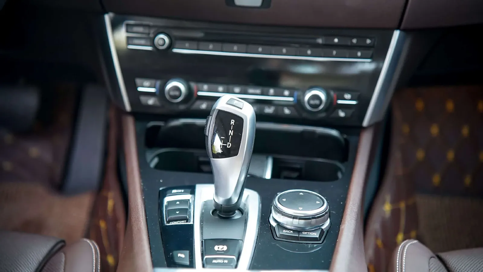 2014 BMW 5 Series GT 2.0T 245HP L4 8AT,autocango,china used car exporter,china ev exporter,chinese used car exporter,chinese used ev exporter