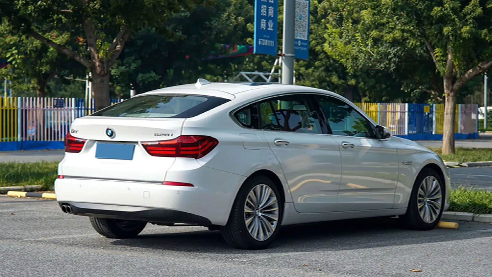 2014 BMW 5 Series GT 2.0T 245HP L4 8AT,autocango,china used car exporter,china ev exporter,chinese used car exporter,chinese used ev exporter