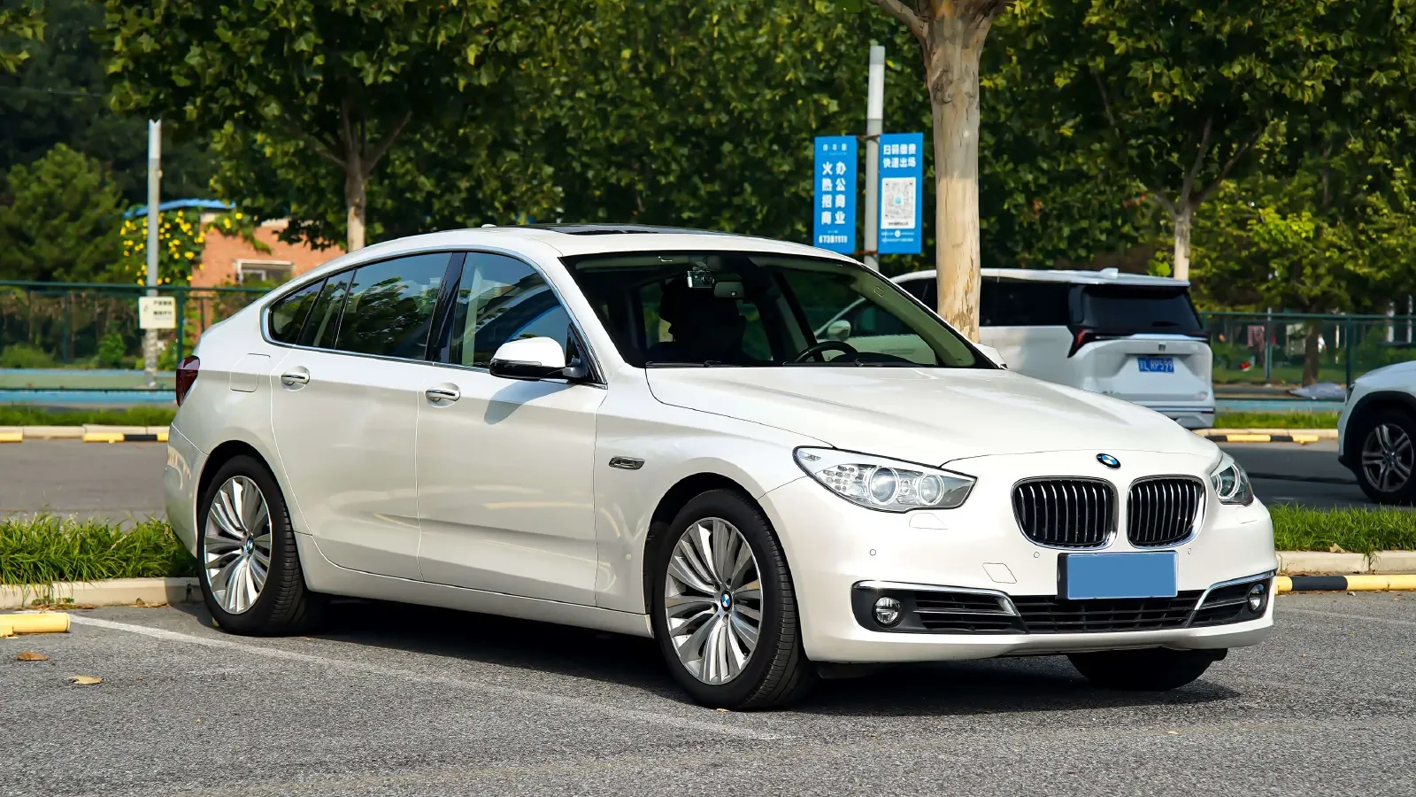 2014 BMW 5 Series GT 2.0T 245HP L4 8AT,autocango,china used car exporter,china ev exporter,chinese used car exporter,chinese used ev exporter