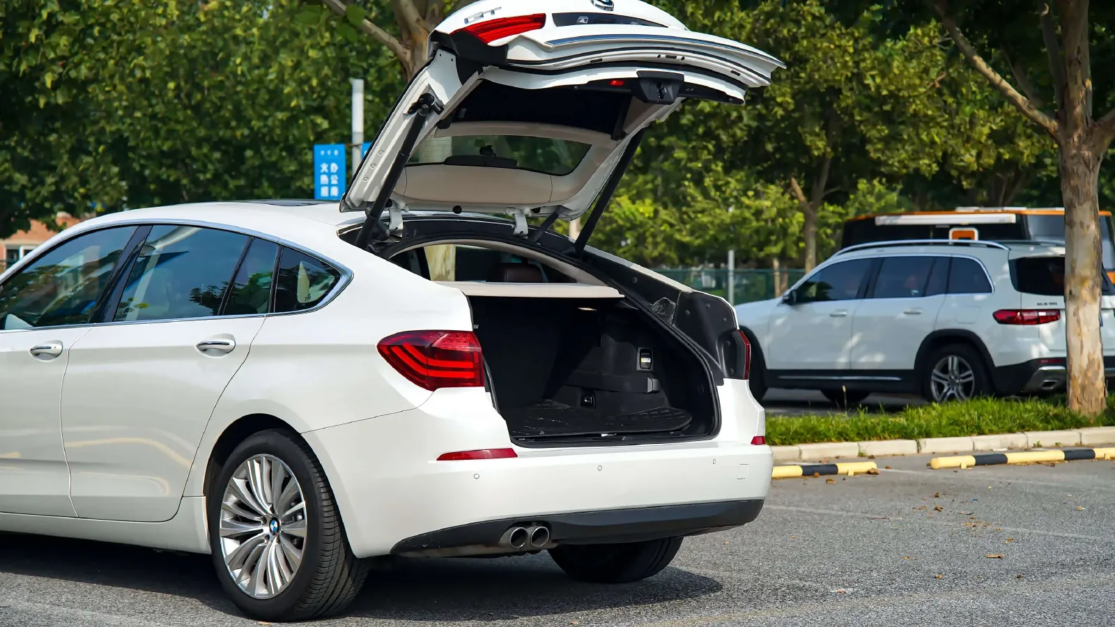 2014 BMW 5 Series GT 2.0T 245HP L4 8AT,autocango,china used car exporter,china ev exporter,chinese used car exporter,chinese used ev exporter