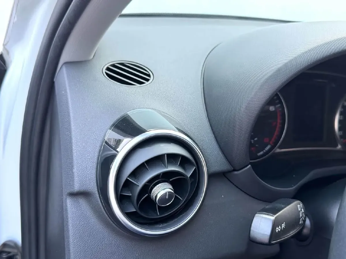 2016 Audi A1 1.4T 125HP L4 7DCT,autocango,china used car exporter,china ev exporter,chinese used car exporter,chinese used ev exporter