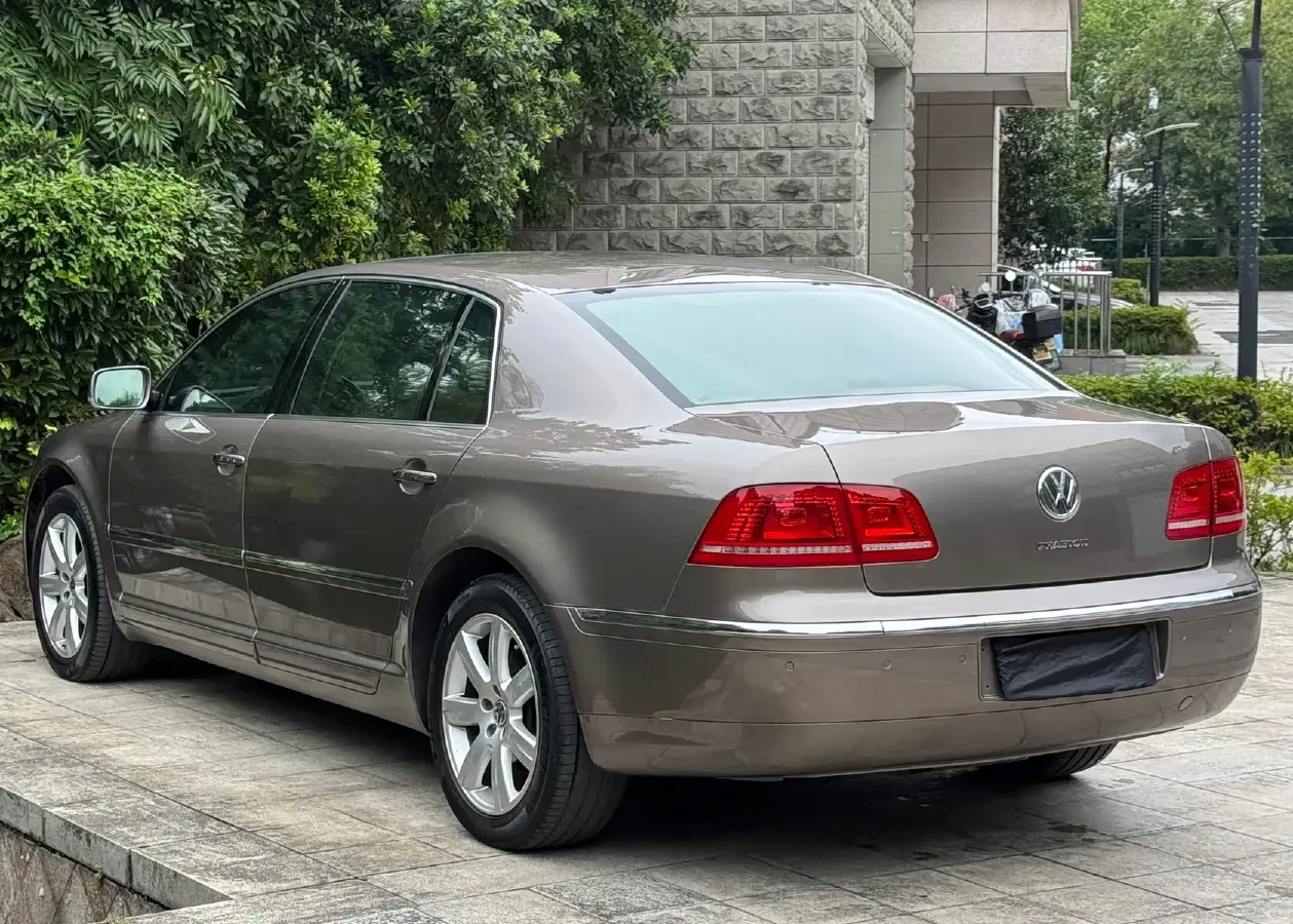 2011 Volkswagen Pheaton 3.6L 280HP V6 6AT,autocango,china used car exporter,china ev exporter,chinese used car exporter,chinese used ev exporter