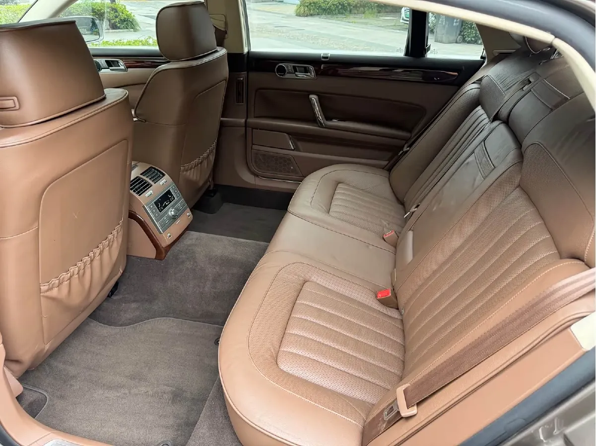 2011 Volkswagen Pheaton 3.6L 280HP V6 6AT,autocango,china used car exporter,china ev exporter,chinese used car exporter,chinese used ev exporter