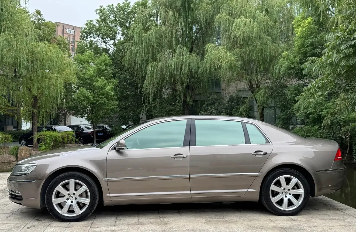 2011 Volkswagen Pheaton 3.6L 280HP V6 6AT,autocango,china used car exporter,china ev exporter,chinese used car exporter,chinese used ev exporter