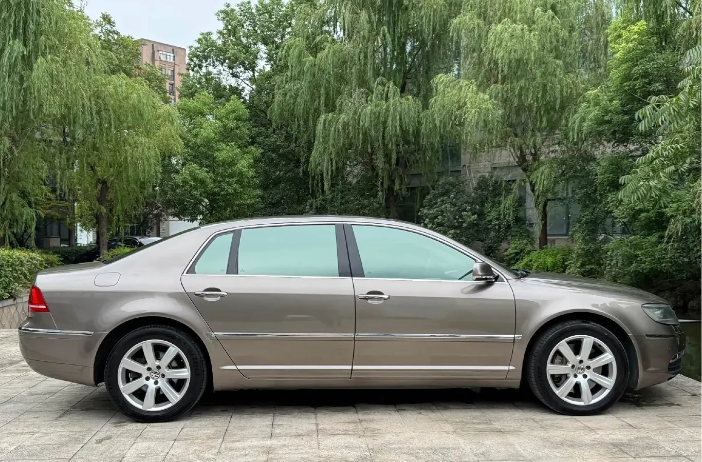 2011 Volkswagen Pheaton 3.6L 280HP V6 6AT,autocango,china used car exporter,china ev exporter,chinese used car exporter,chinese used ev exporter