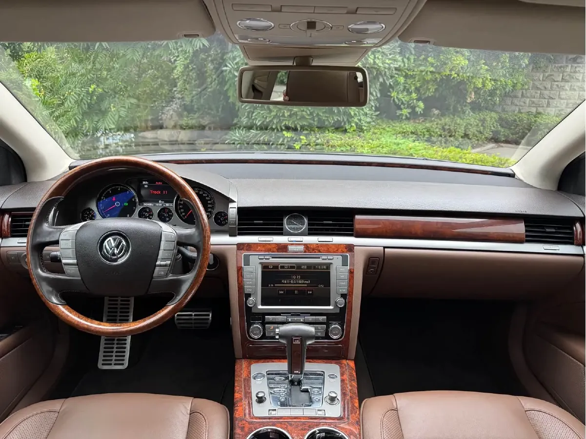 2011 Volkswagen Pheaton 3.6L 280HP V6 6AT,autocango,china used car exporter,china ev exporter,chinese used car exporter,chinese used ev exporter