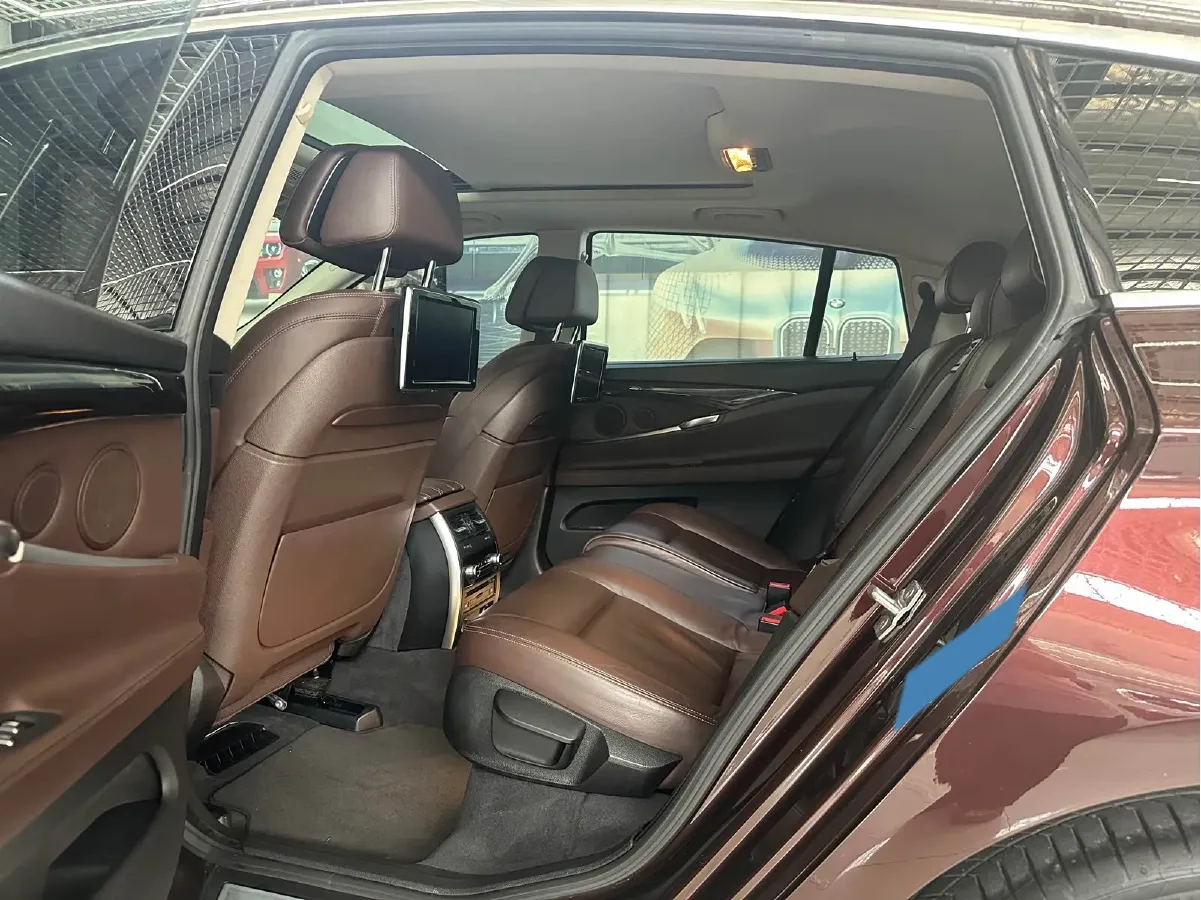 2015 BMW 5 Series GT 3.0T 306HP L6 8AT,autocango,china used car exporter,china ev exporter,chinese used car exporter,chinese used ev exporter