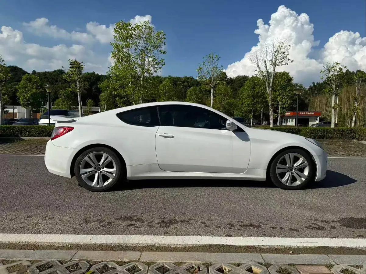 2009 Hyundai Rohens-Coupe 2.0T 210HP L4 5AT,autocango,china used car exporter,china ev exporter,chinese used car exporter,chinese used ev exporter