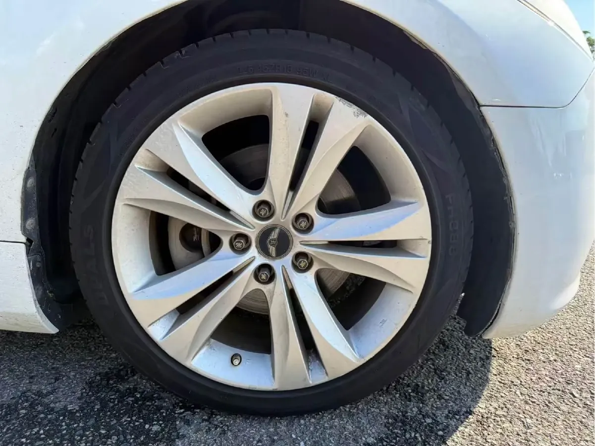 2009 Hyundai Rohens-Coupe 2.0T 210HP L4 5AT,autocango,china used car exporter,china ev exporter,chinese used car exporter,chinese used ev exporter