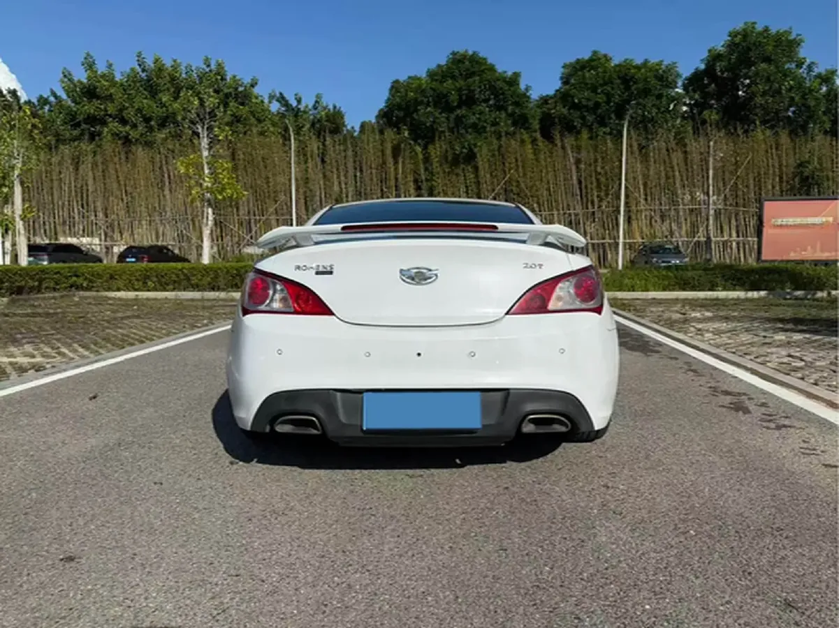 2009 Hyundai Rohens-Coupe 2.0T 210HP L4 5AT,autocango,china used car exporter,china ev exporter,chinese used car exporter,chinese used ev exporter