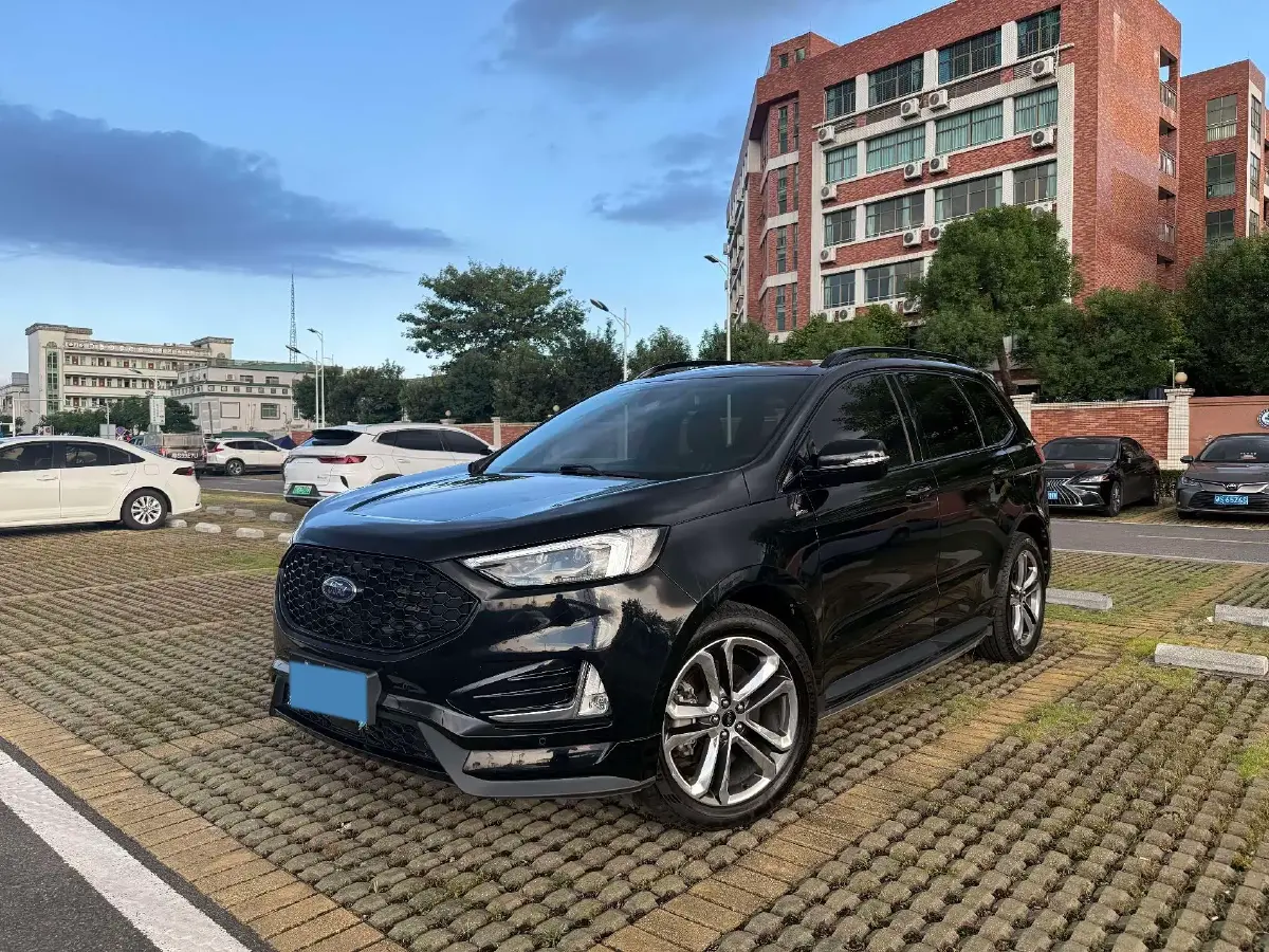 2020 Ford Edge 2.0T 245HP L4 8AT