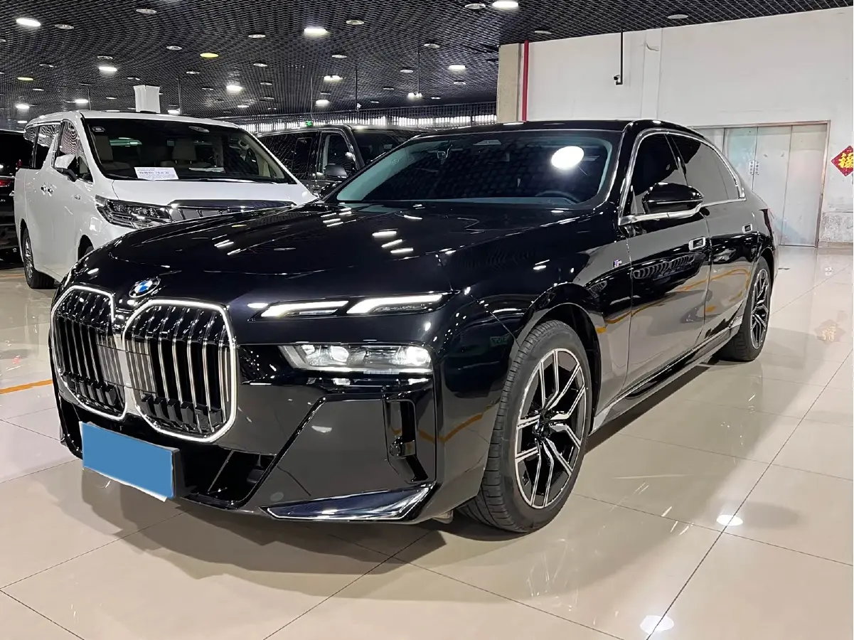 2023 BMW 7 Series 3.0T 272HP L6 8AT