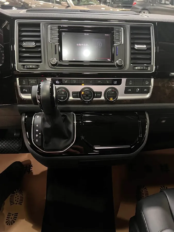 2019 Volkswagen Multivan 2.0T 204HP L4 7DCT,autocango,china used car exporter,china ev exporter,chinese used car exporter,chinese used ev exporter