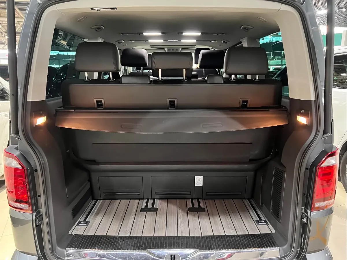 2019 Volkswagen Multivan 2.0T 204HP L4 7DCT,autocango,china used car exporter,china ev exporter,chinese used car exporter,chinese used ev exporter