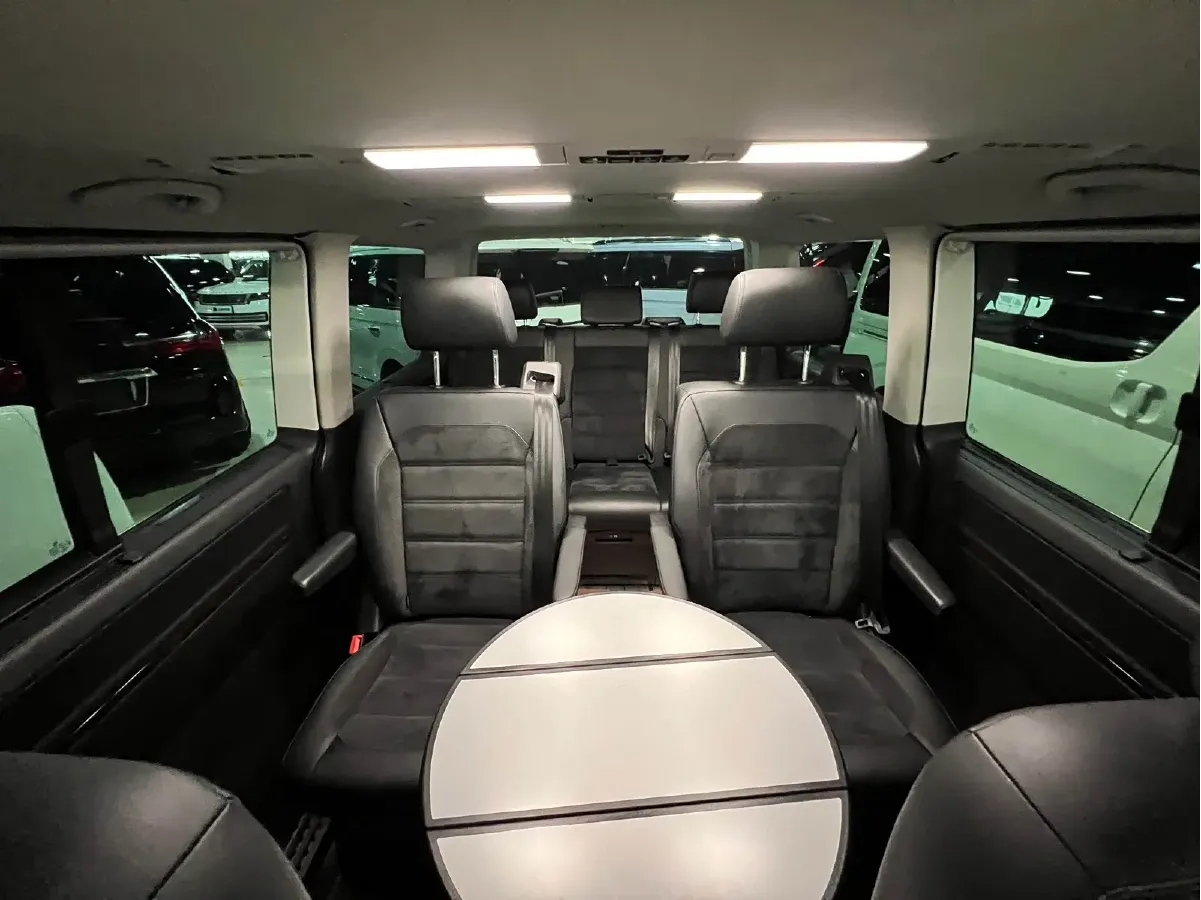 2019 Volkswagen Multivan 2.0T 204HP L4 7DCT,autocango,china used car exporter,china ev exporter,chinese used car exporter,chinese used ev exporter