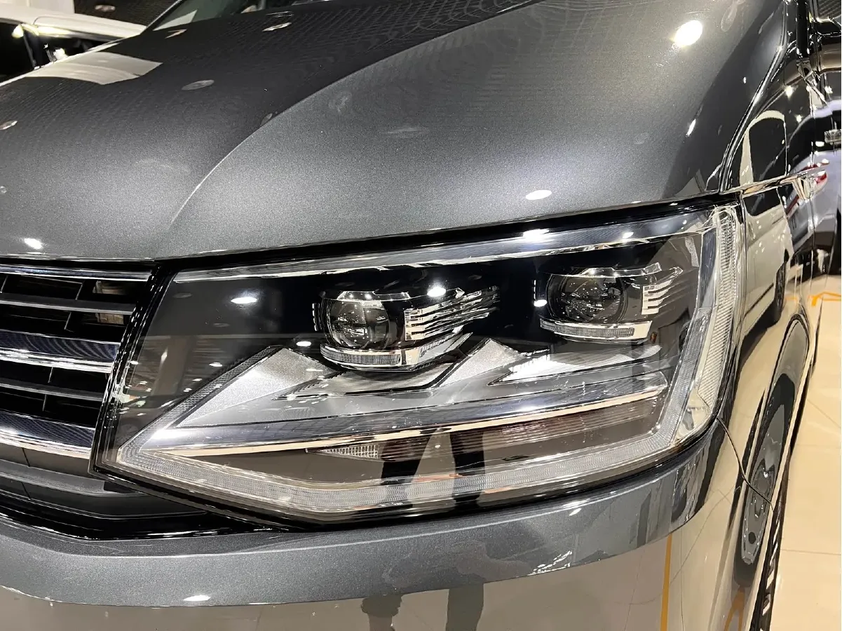 2019 Volkswagen Multivan 2.0T 204HP L4 7DCT,autocango,china used car exporter,china ev exporter,chinese used car exporter,chinese used ev exporter