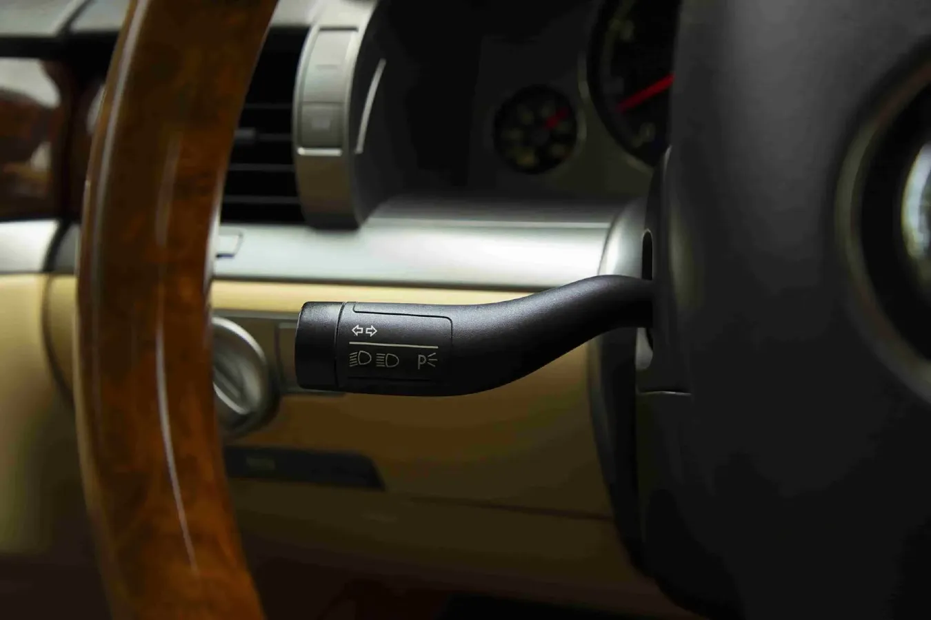 2012 Volkswagen Pheaton 3.0L 250HP V6 6AT,autocango,china used car exporter,china ev exporter,chinese used car exporter,chinese used ev exporter