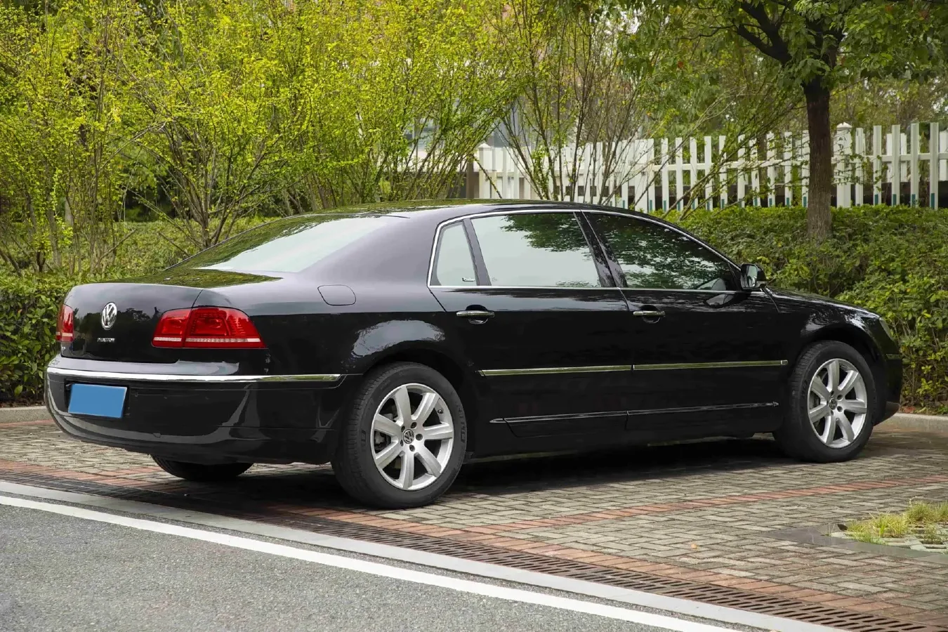 2012 Volkswagen Pheaton 3.0L 250HP V6 6AT,autocango,china used car exporter,china ev exporter,chinese used car exporter,chinese used ev exporter