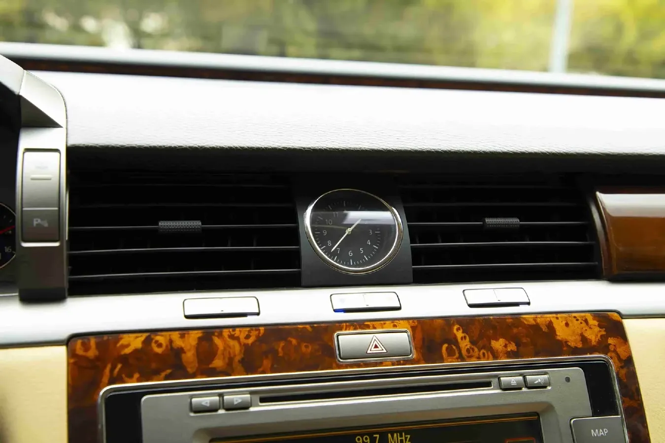 2012 Volkswagen Pheaton 3.0L 250HP V6 6AT,autocango,china used car exporter,china ev exporter,chinese used car exporter,chinese used ev exporter