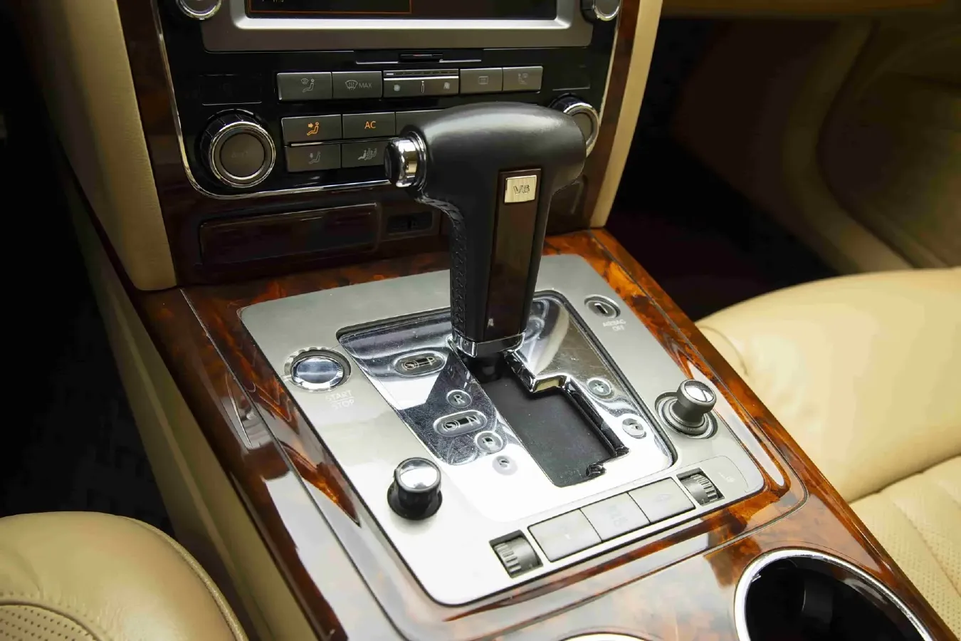 2012 Volkswagen Pheaton 3.0L 250HP V6 6AT,autocango,china used car exporter,china ev exporter,chinese used car exporter,chinese used ev exporter