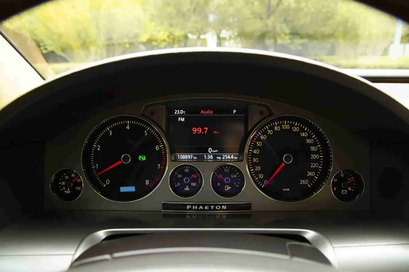 2012 Volkswagen Pheaton 3.0L 250HP V6 6AT,autocango,china used car exporter,china ev exporter,chinese used car exporter,chinese used ev exporter