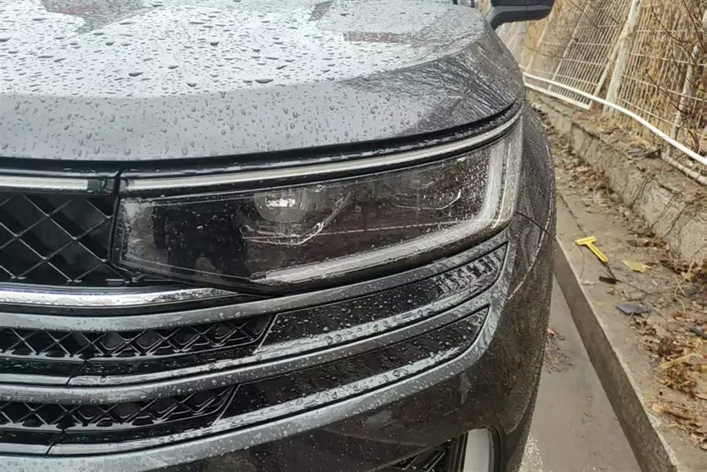 2023 Volkswagen Tavendor 2.0T 220HP L4 7DCT,autocango,china used car exporter,china ev exporter,chinese used car exporter,chinese used ev exporter