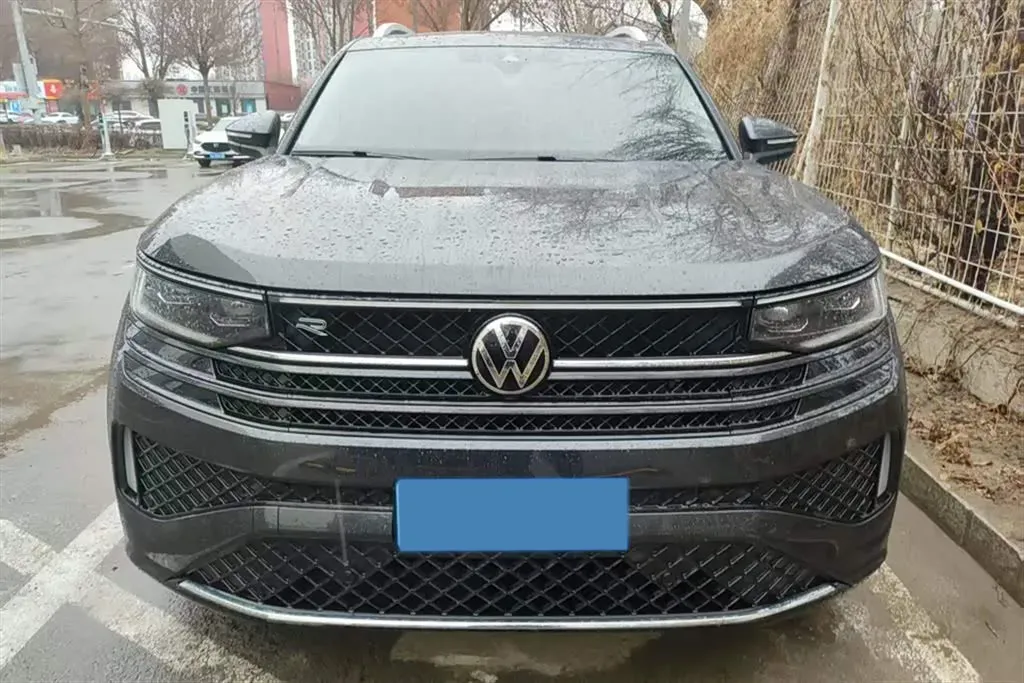 2023 Volkswagen Tavendor 2.0T 220HP L4 7DCT,autocango,china used car exporter,china ev exporter,chinese used car exporter,chinese used ev exporter