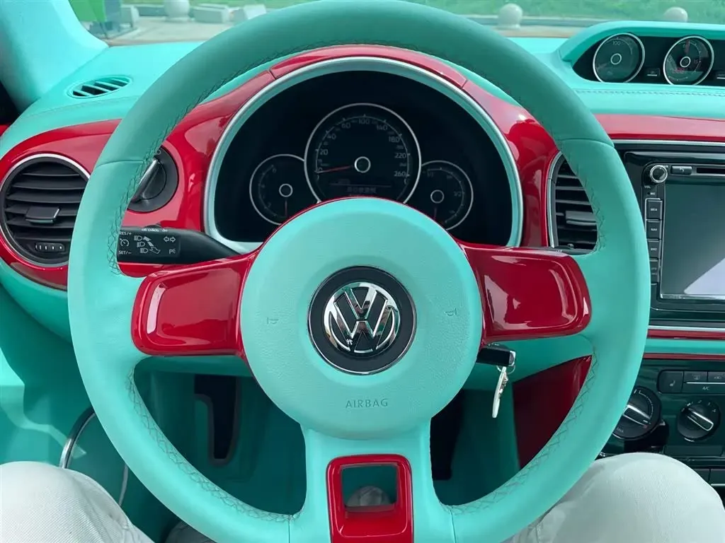 2018 Volkswagen Beetle 1.2T 105HP L4 7DCT,autocango,china used car exporter,china ev exporter,chinese used car exporter,chinese used ev exporter