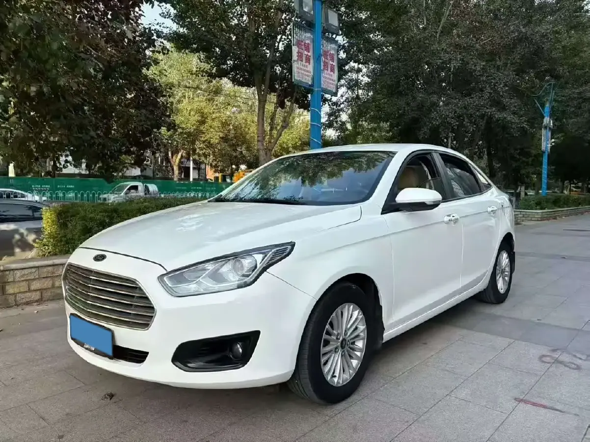 2017 Ford Escort 1.5L 113HP L4 6AT