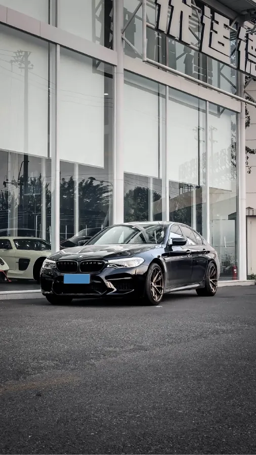 2018 BMW M5 4.4T 600HP V8 8AT,autocango,china used car exporter,china ev exporter,chinese used car exporter,chinese used ev exporter