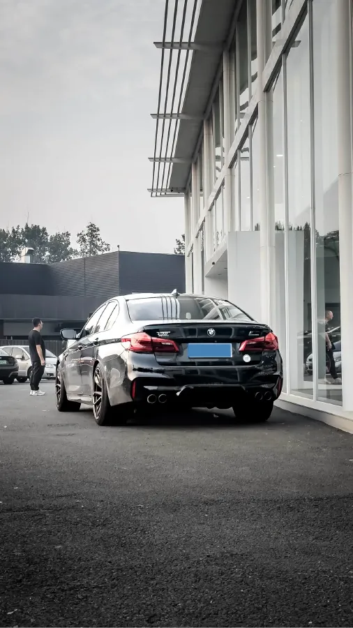 2018 BMW M5 4.4T 600HP V8 8AT,autocango,china used car exporter,china ev exporter,chinese used car exporter,chinese used ev exporter