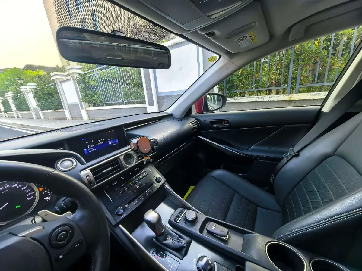2013 Lexus IS 2.5L 208HP V6 6AT,autocango,china used car exporter,china ev exporter,chinese used car exporter,chinese used ev exporter