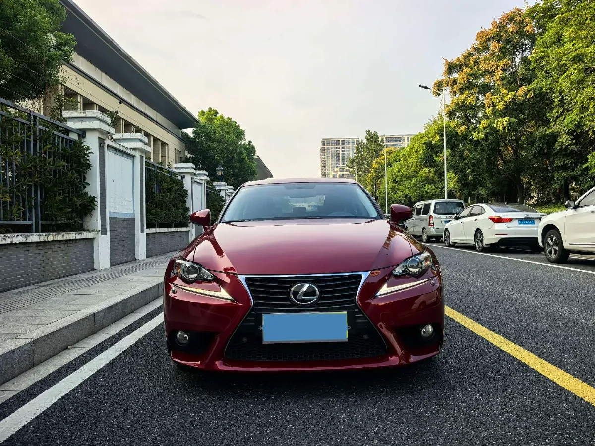 2013 Lexus IS 2.5L 208HP V6 6AT,autocango,china used car exporter,china ev exporter,chinese used car exporter,chinese used ev exporter