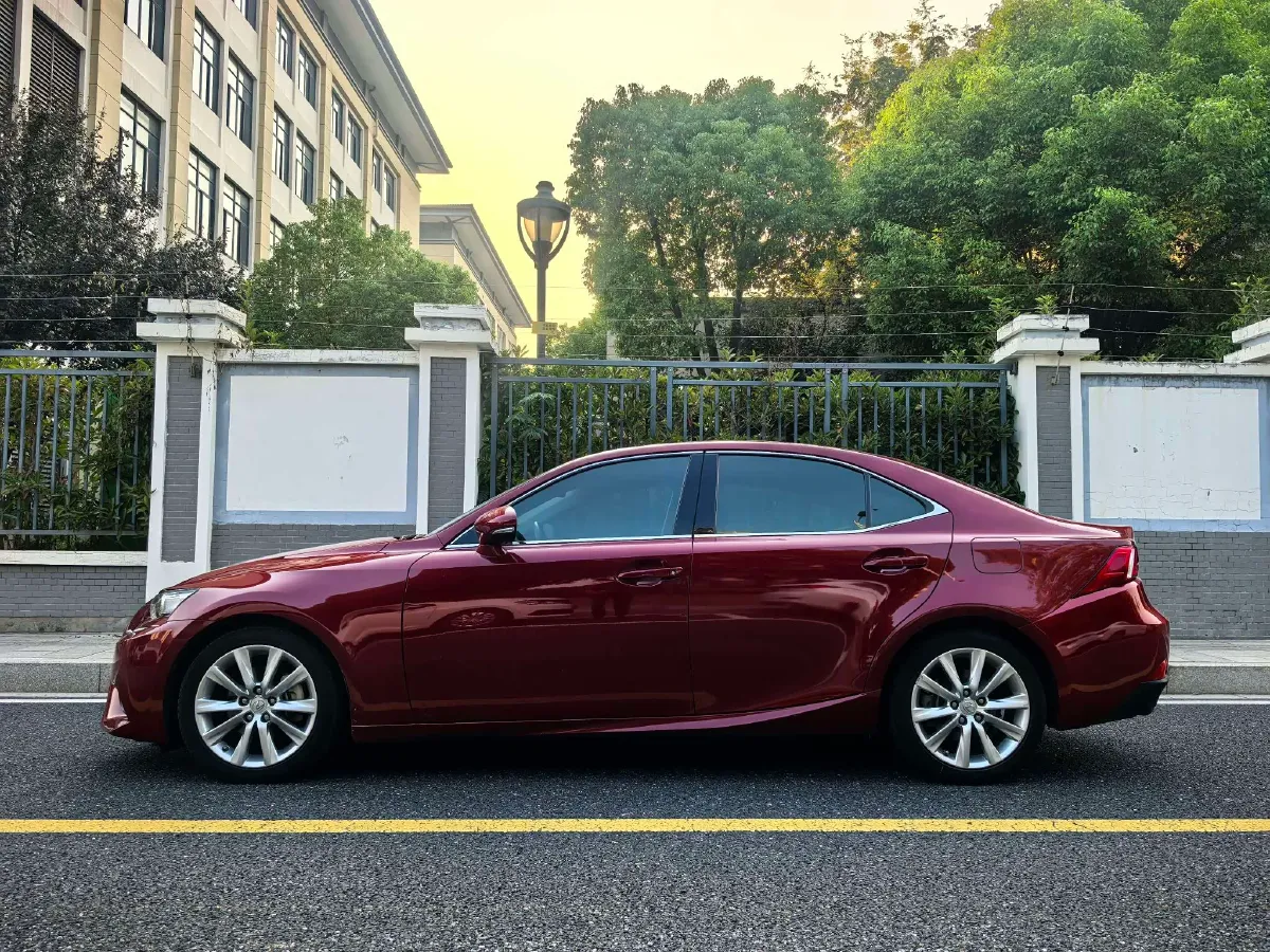 2013 Lexus IS 2.5L 208HP V6 6AT,autocango,china used car exporter,china ev exporter,chinese used car exporter,chinese used ev exporter
