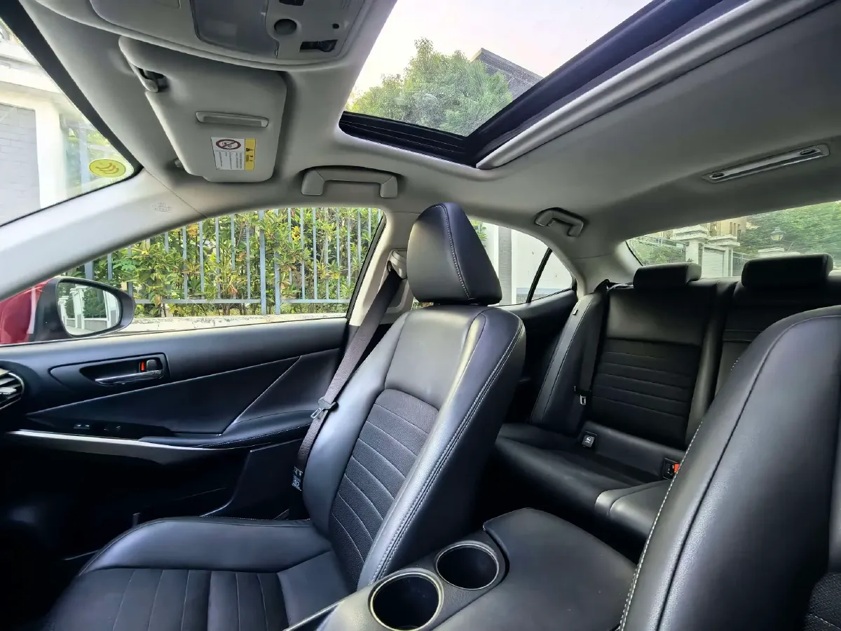 2013 Lexus IS 2.5L 208HP V6 6AT,autocango,china used car exporter,china ev exporter,chinese used car exporter,chinese used ev exporter