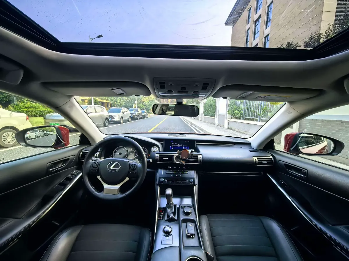 2013 Lexus IS 2.5L 208HP V6 6AT,autocango,china used car exporter,china ev exporter,chinese used car exporter,chinese used ev exporter