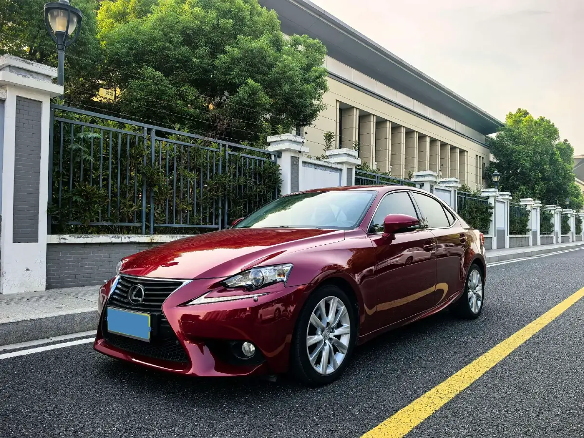 2013 Lexus IS 2.5L 208HP V6 6AT