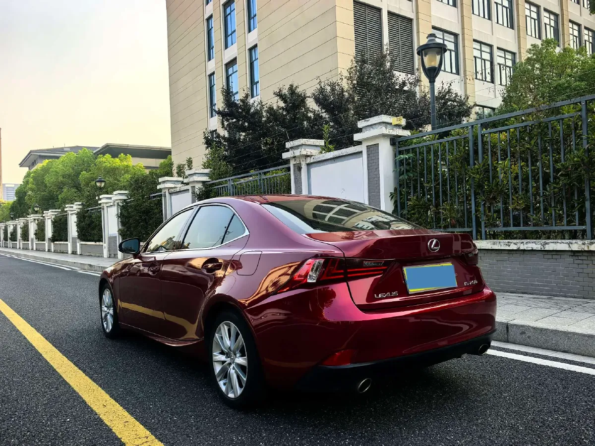 2013 Lexus IS 2.5L 208HP V6 6AT,autocango,china used car exporter,china ev exporter,chinese used car exporter,chinese used ev exporter