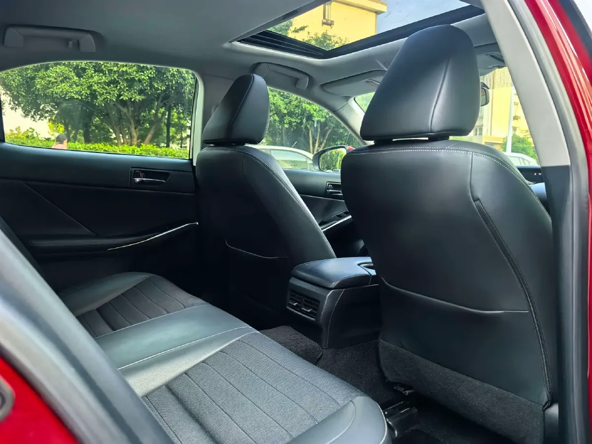 2013 Lexus IS 2.5L 208HP V6 6AT,autocango,china used car exporter,china ev exporter,chinese used car exporter,chinese used ev exporter