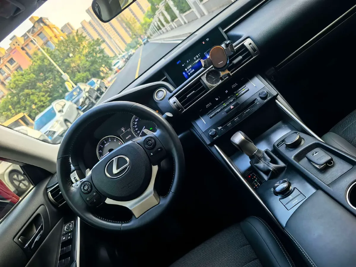 2013 Lexus IS 2.5L 208HP V6 6AT,autocango,china used car exporter,china ev exporter,chinese used car exporter,chinese used ev exporter