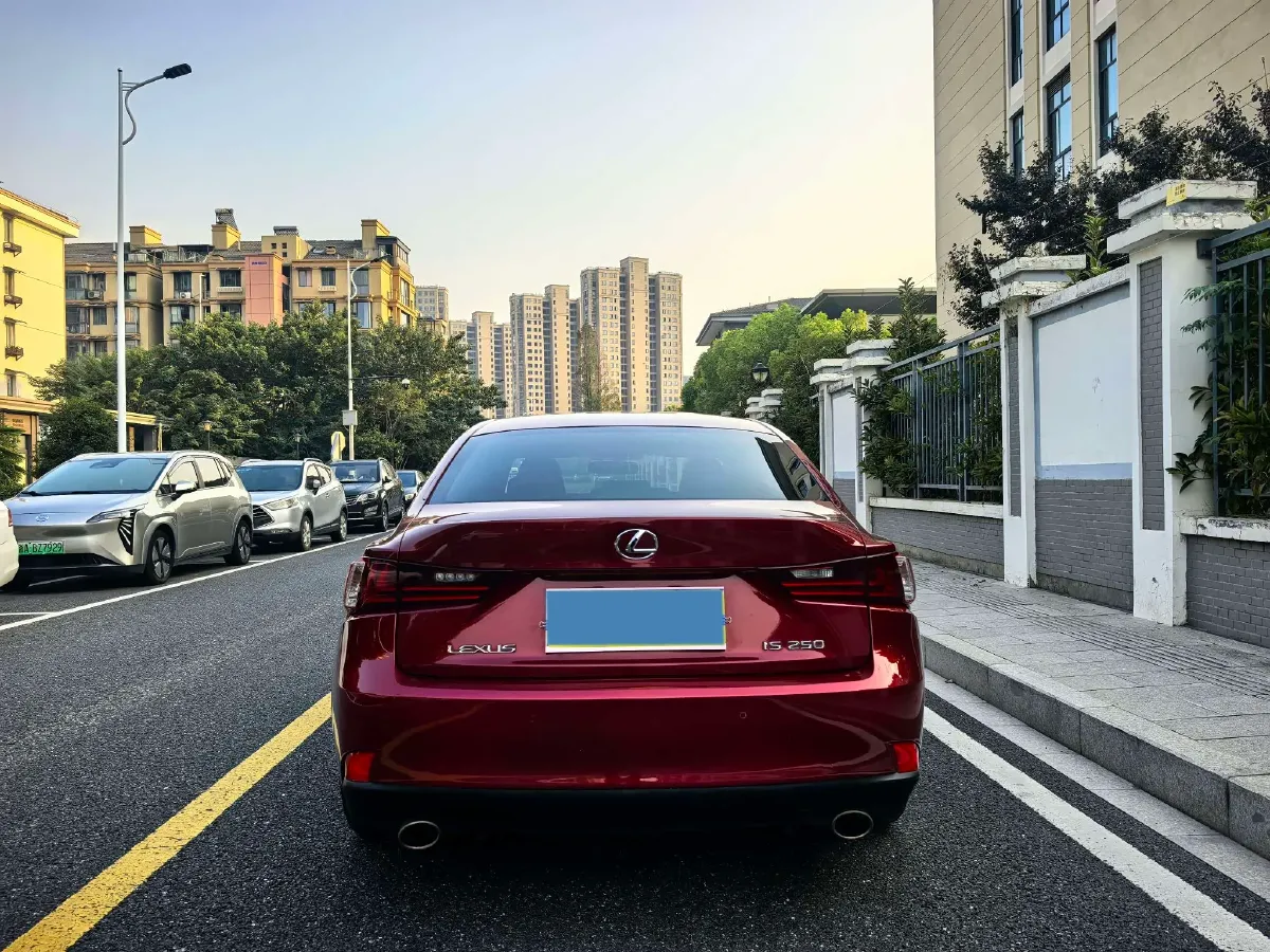 2013 Lexus IS 2.5L 208HP V6 6AT,autocango,china used car exporter,china ev exporter,chinese used car exporter,chinese used ev exporter