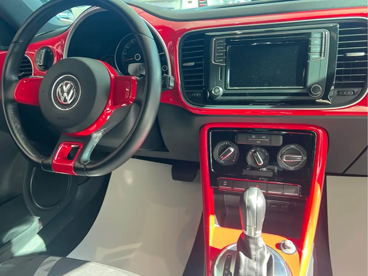 2017 Volkswagen Beetle 1.2T 105HP L4 7DCT,autocango,china used car exporter,china ev exporter,chinese used car exporter,chinese used ev exporter